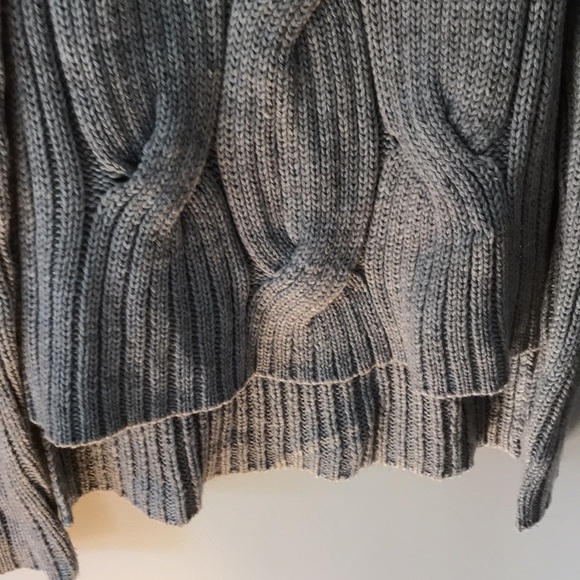 Cozy gray high low hem sweater - Picture 3 of 6